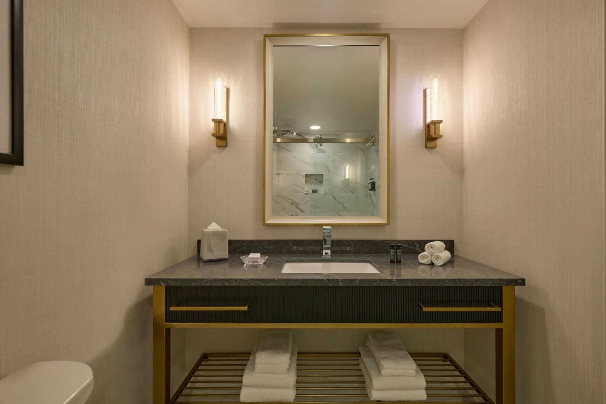 The Henry, Autograph Collection Hotel Диърборн Екстериор снимка